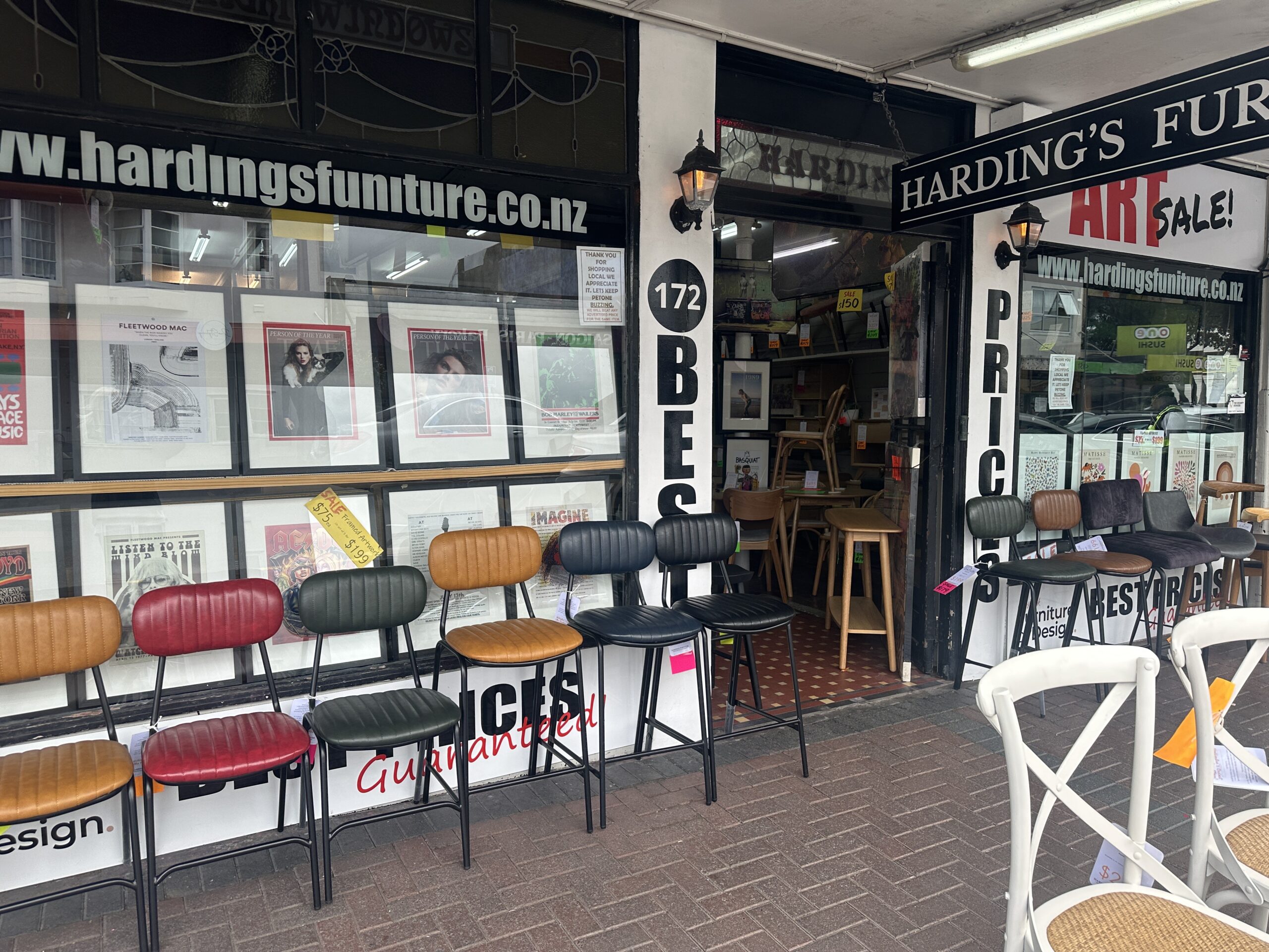 Harding’s Furniture