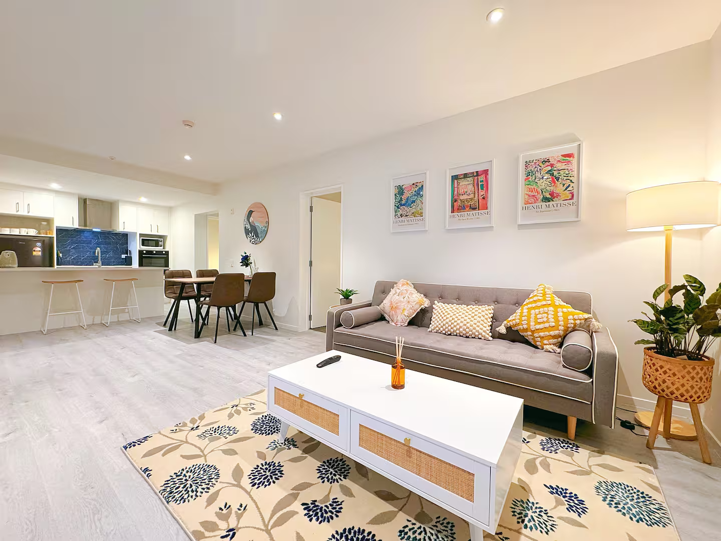 Petone Spacious Modern 2BR Apartment